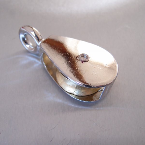 Single Awning Pulley - Die Cast Sheave - Fixed Round Eye - Zinc Plated Steel