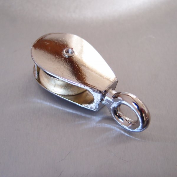 Single Awning Pulley - Die Cast Sheave - Fixed Round Eye - Zinc Plated Steel