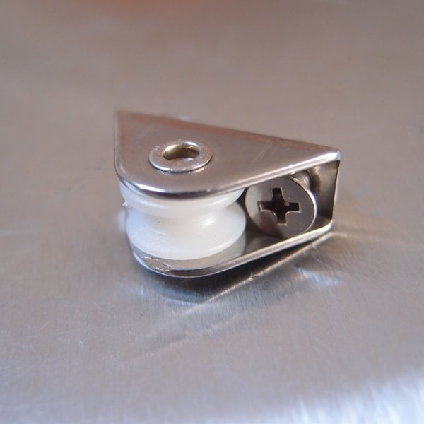 13mm Suits 4mm Rope Stainless Steel Diverter Pulley - Upright Pulley - AISI 316
