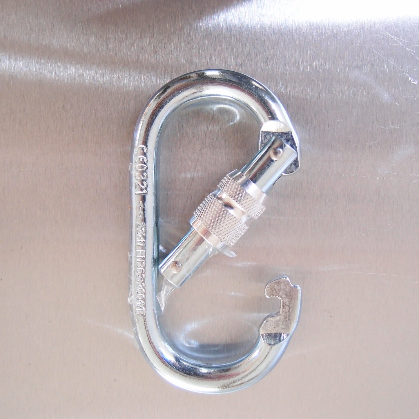 Carabiner - Screw Gate - 18mm Opening - 25kN - Zinc Plated Steel - Working at Height