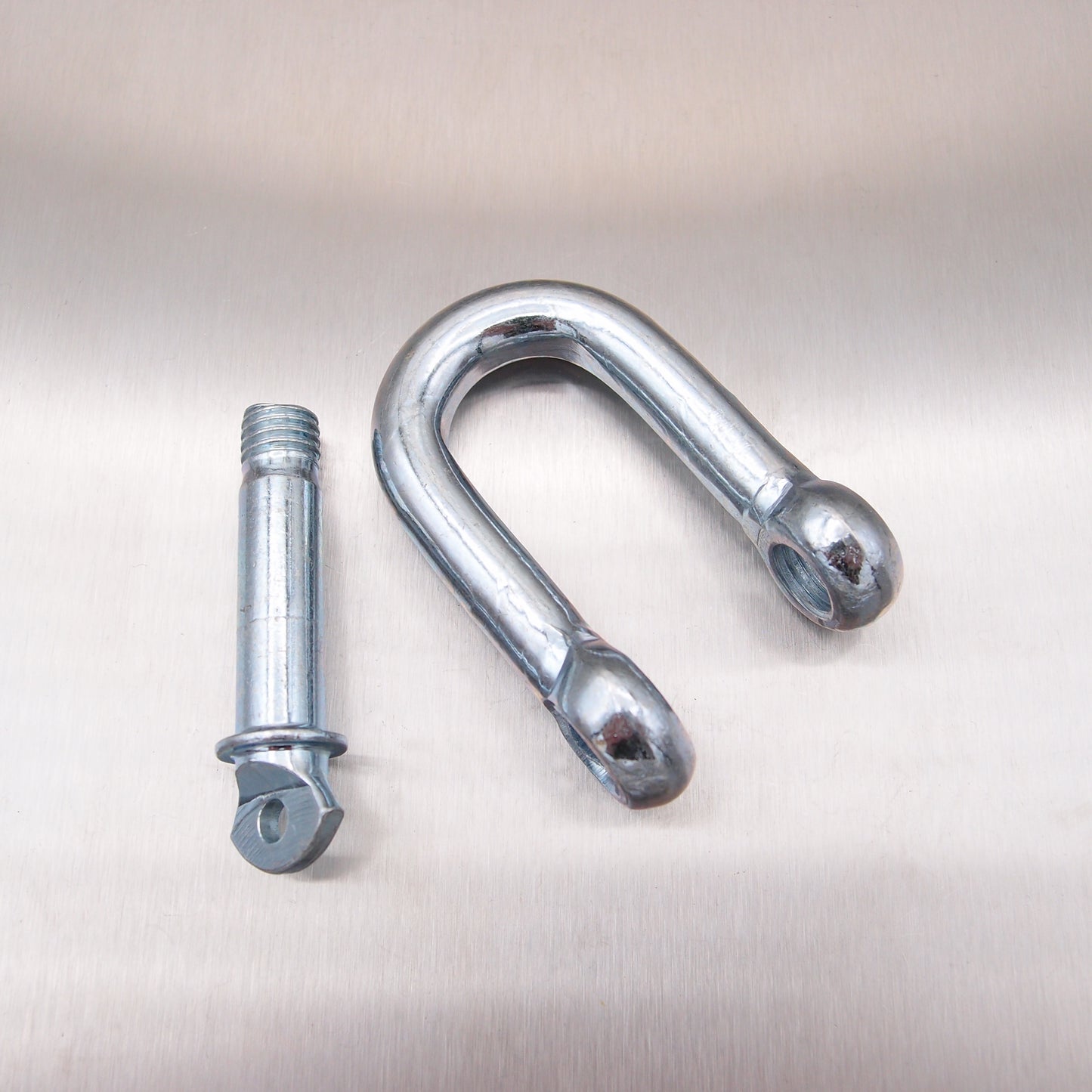 Commercial Dee Shackle: Galvanised with Screwed Collar Pin