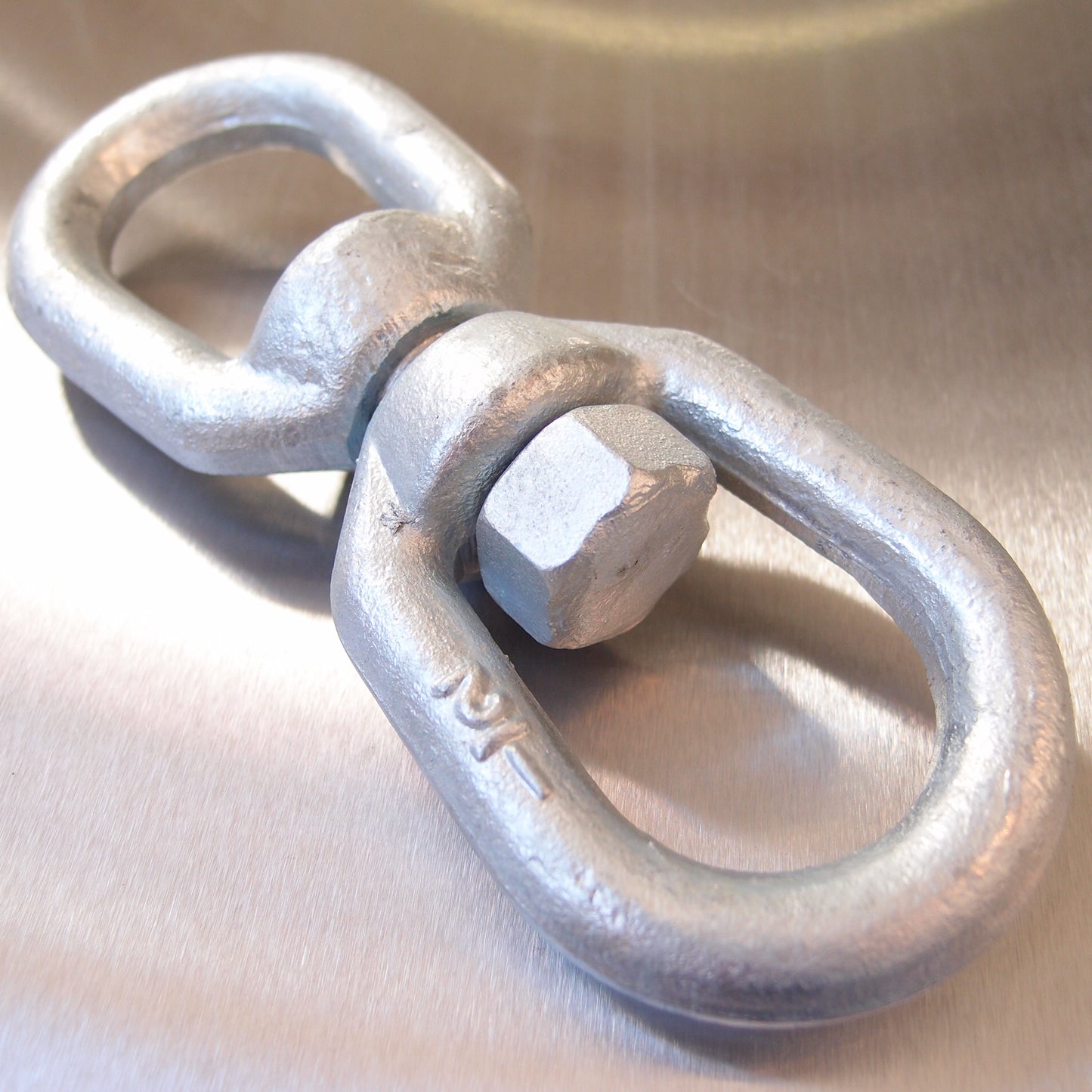 Regular Swivels: Galvanised