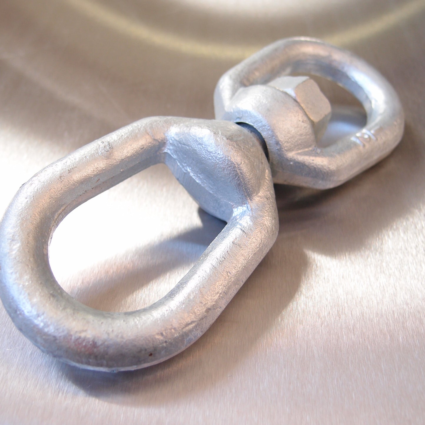 Regular Swivels: Galvanised