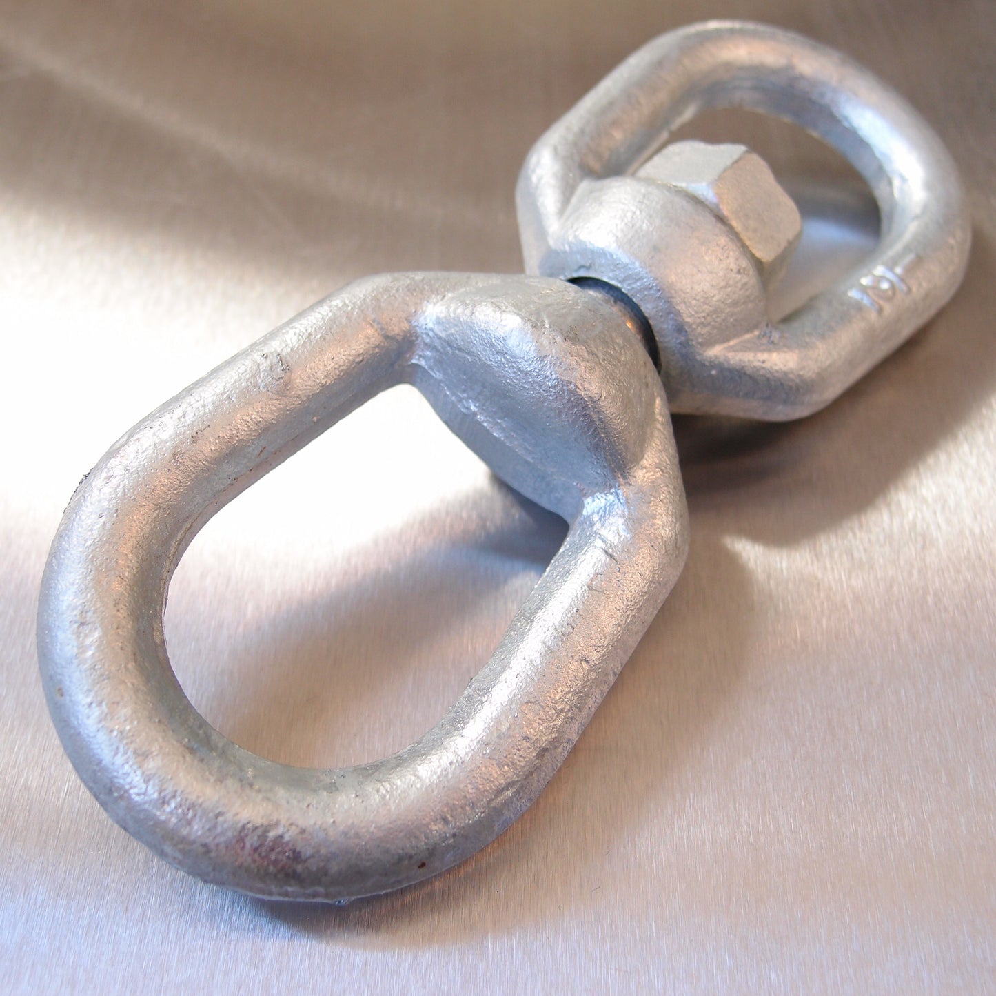 Regular Swivels: Galvanised