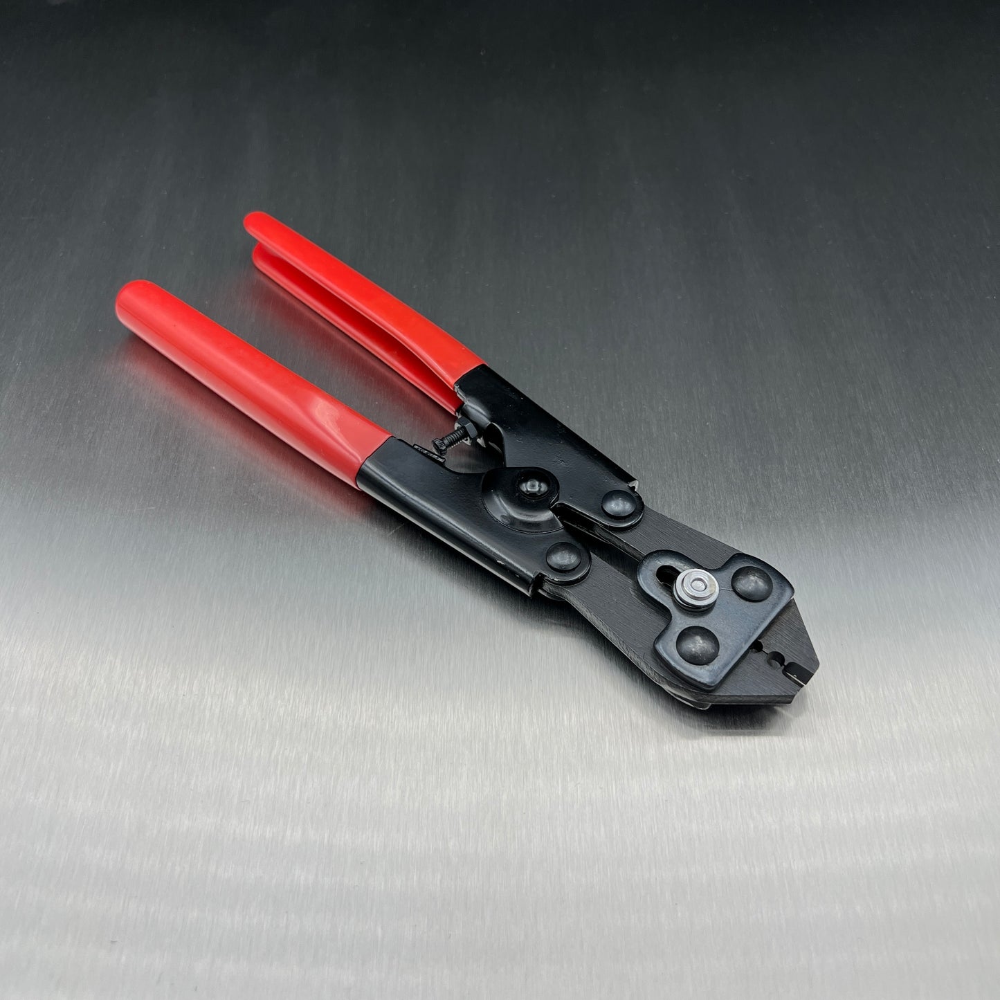 Wire Rope Swaging/Crimping/Rigging Tool - Handheld - Built-In Cutter