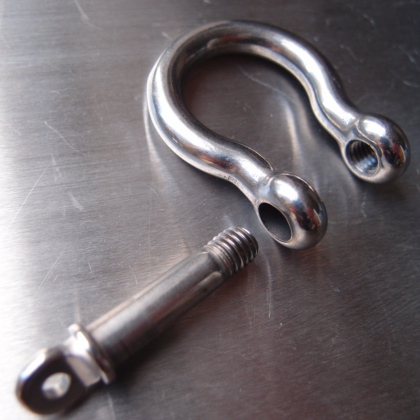 Stainless Steel Bow Shackle - with Screwed Collar Pin - AISI 316