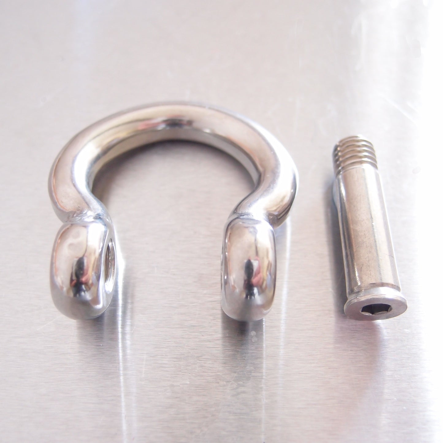 Stainless Steel Bow Shackle - Hexagon Socket Countersunk Pin - AISI 316