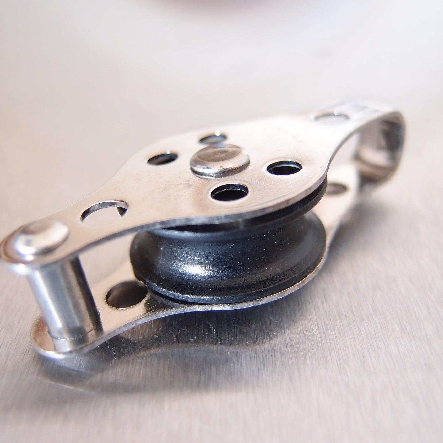 Stainless Steel 25mm Pulley Block with Nylon Sheave - Type 1 - AISI 316