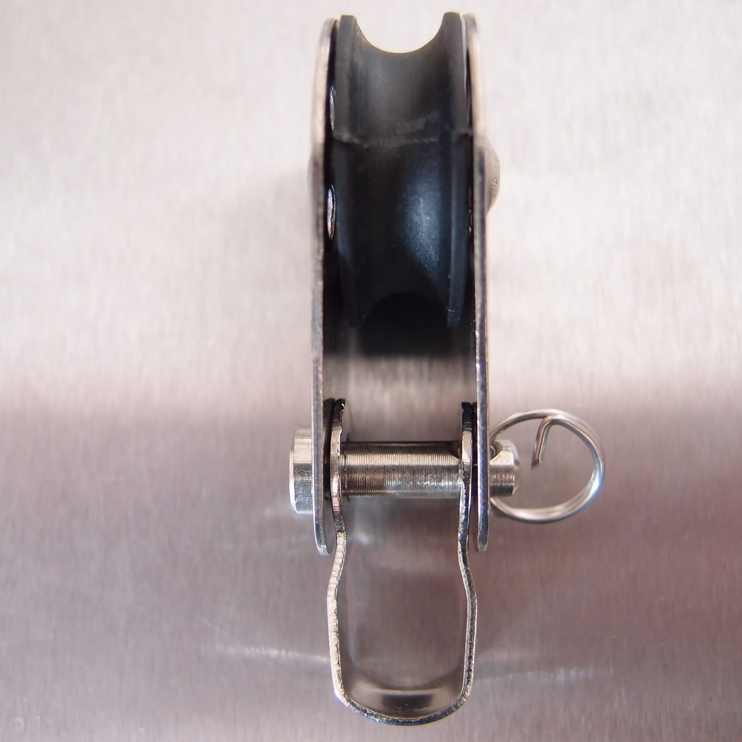 Stainless Steel 25mm Pulley Block with Nylon Sheave - Removable Pin & Bracket - AISI 316