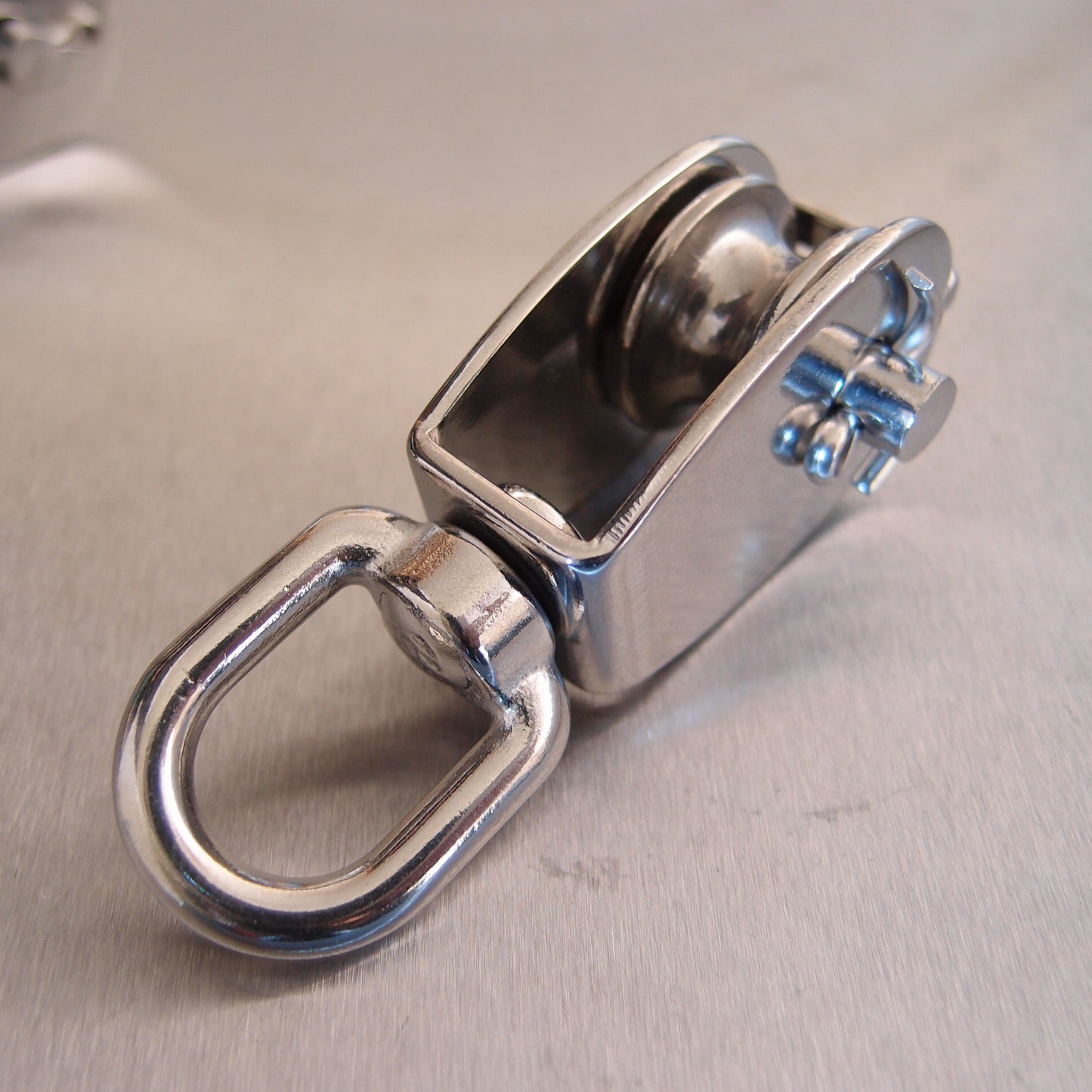 Stainless Steel Single Sheave Blocks with Swivel Oval Eye - AISI 316