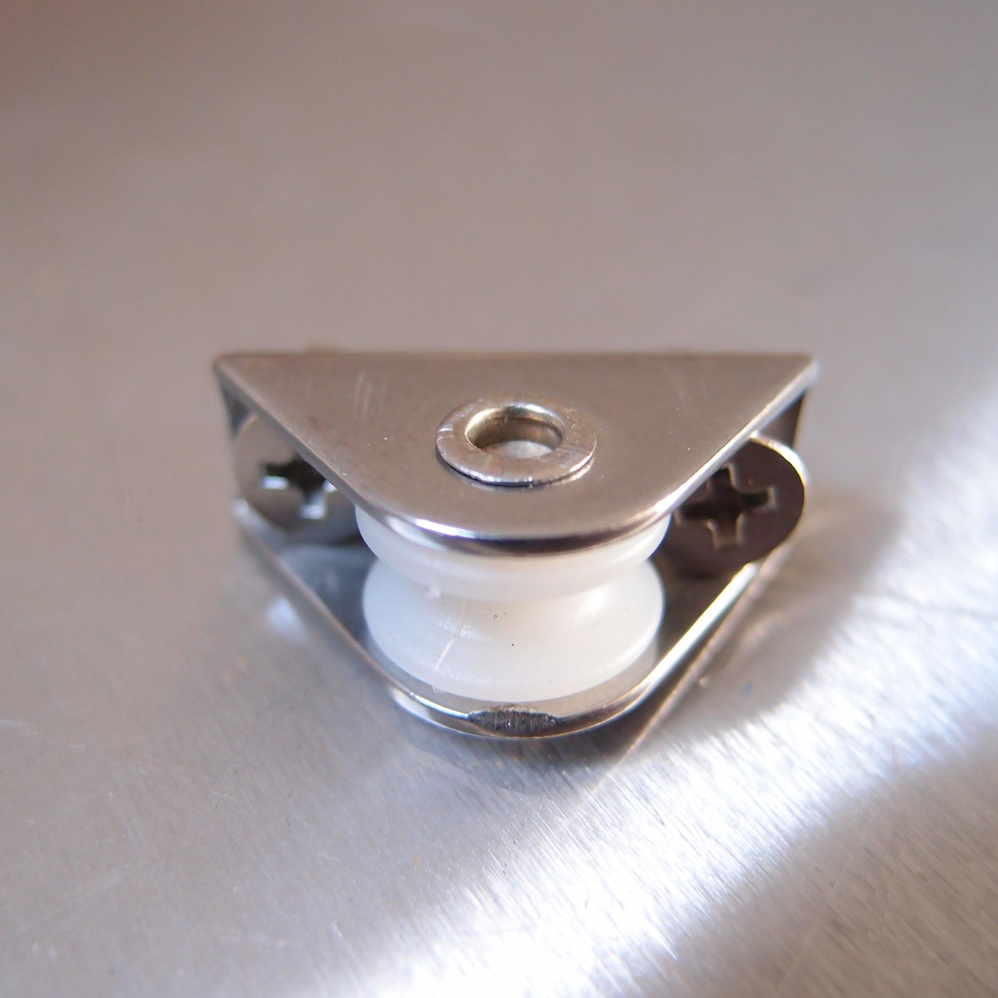 13mm Suits 4mm Rope Stainless Steel Diverter Pulley - Upright Pulley - AISI 316