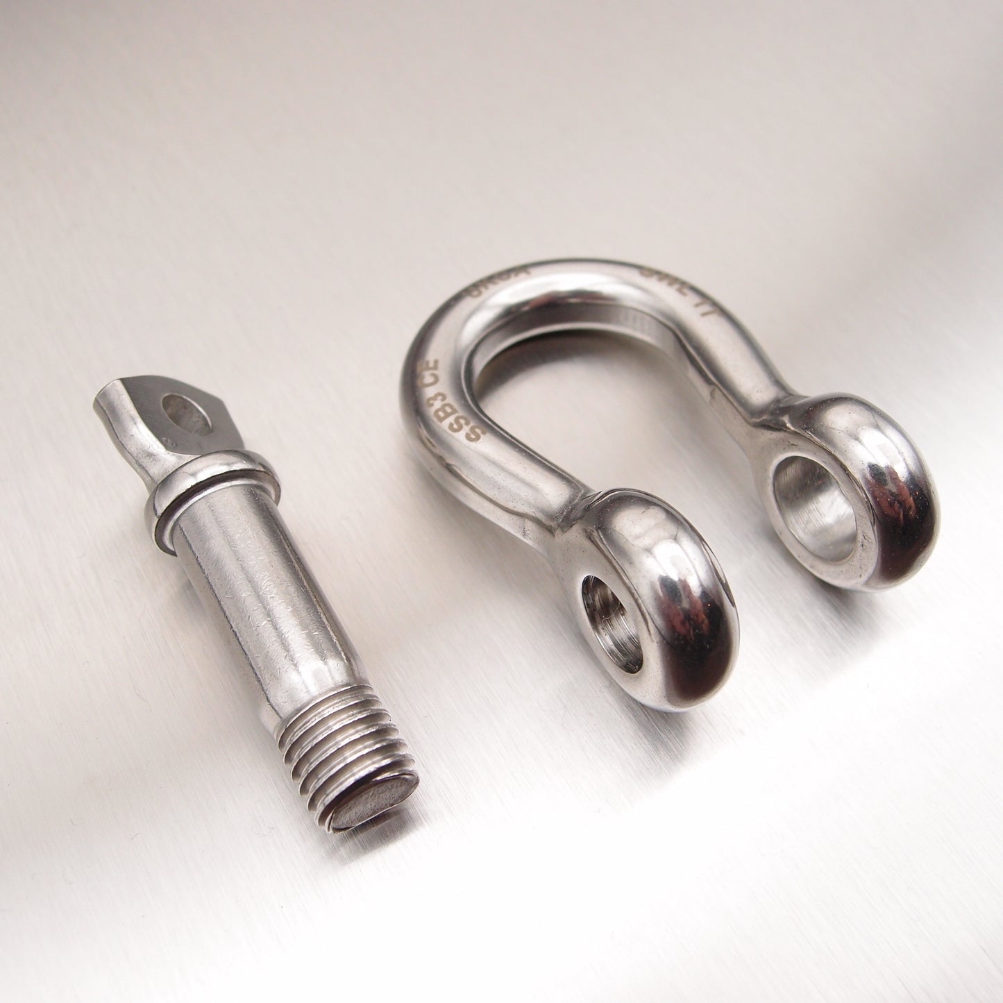 Stainless Steel Load Rated Bow Shackle with Screw Collar Pin - AISI 316