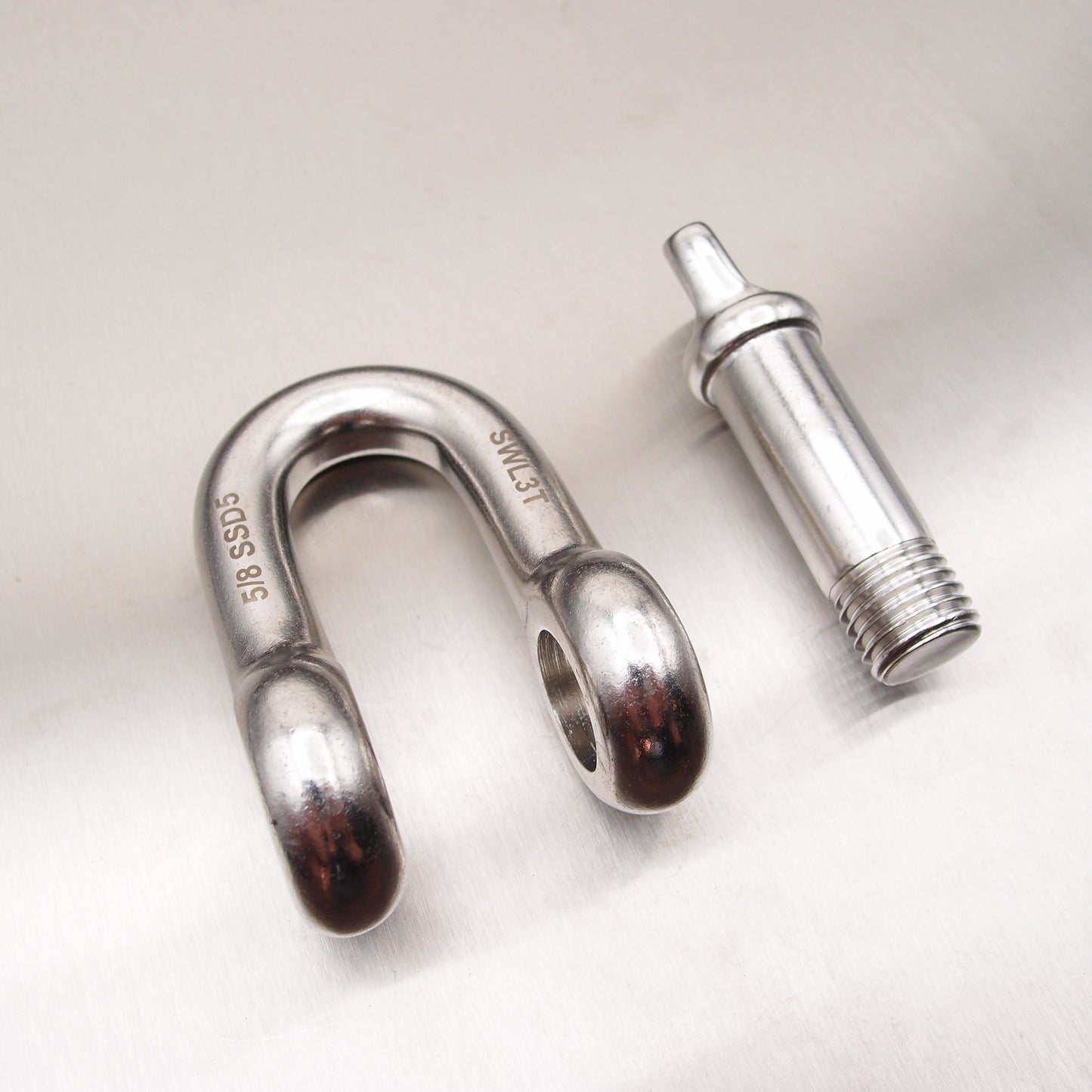 Stainless Steel Load Rated Dee Shackles 3 Ton - Old stock to clear