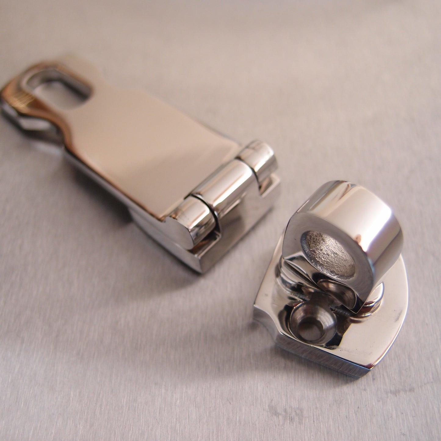 Stainless Steel Swivel Hasp and Staples - AISI 316