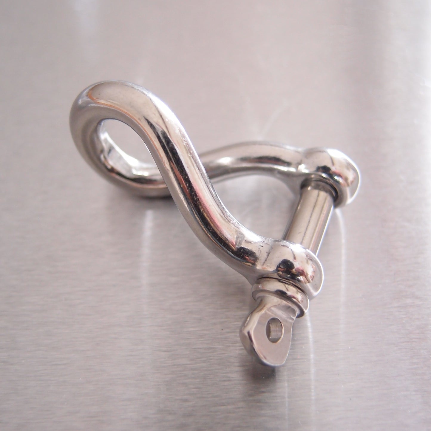 Stainless Steel Twisted Shackle with Screwed Collar Pin AISI 316