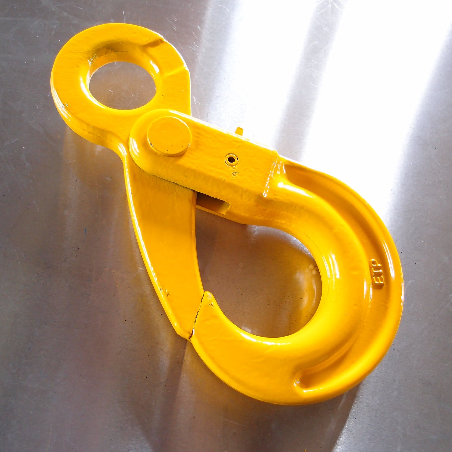 Grade 8 Eye Self Locking Hook