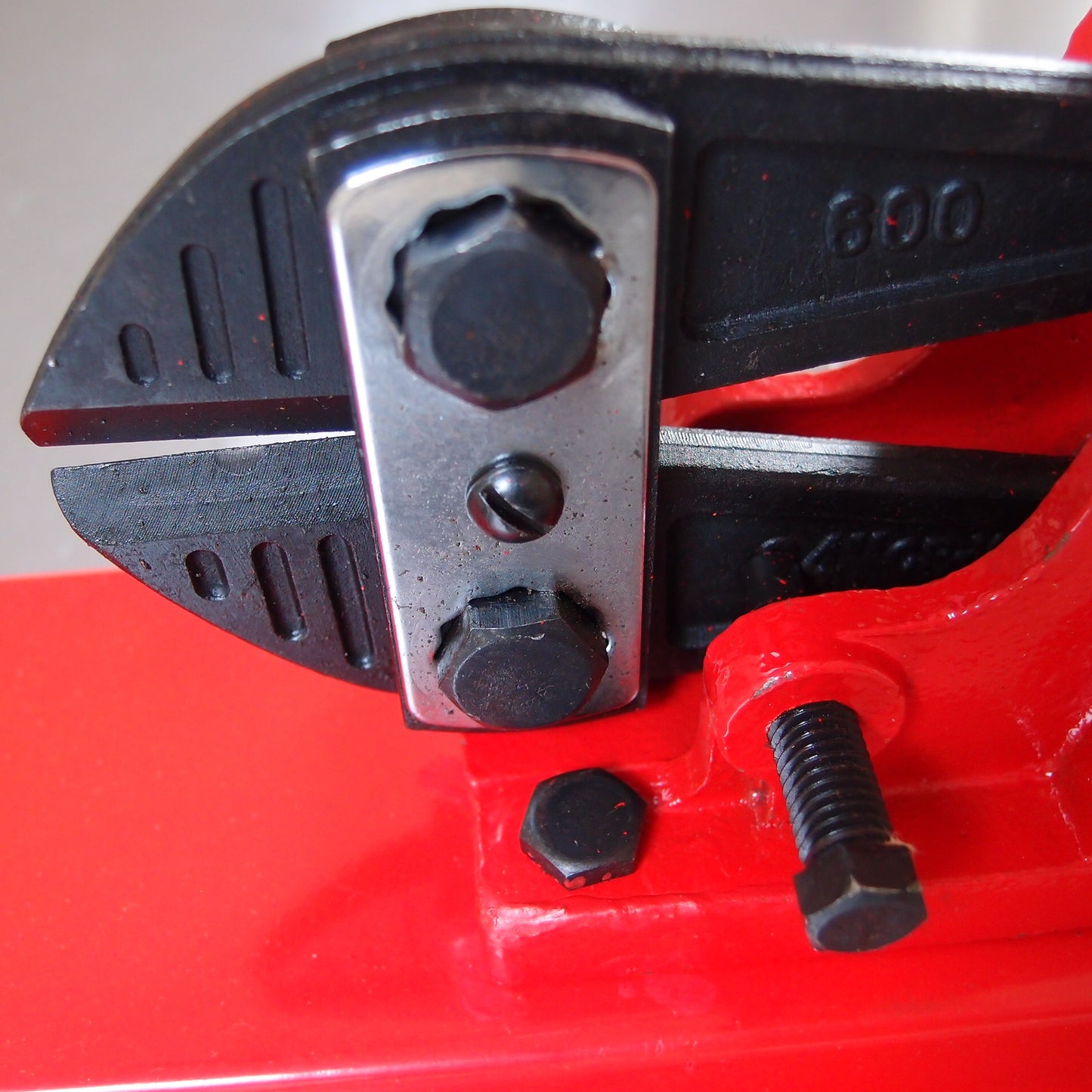 Bench Mounted Chain Bolt Cutter