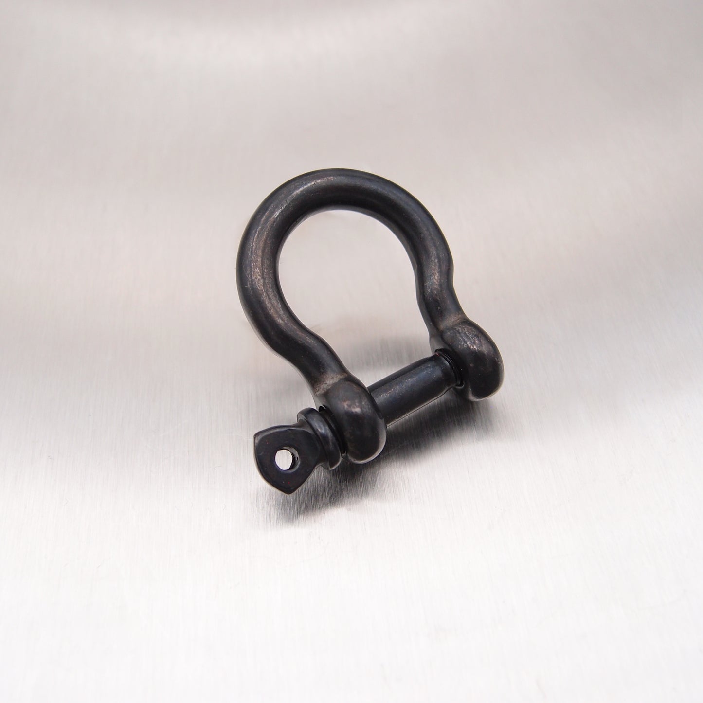 Stay Black Stainless Steel Bow Shackle - with Screwed Collar Pin - AISI 316