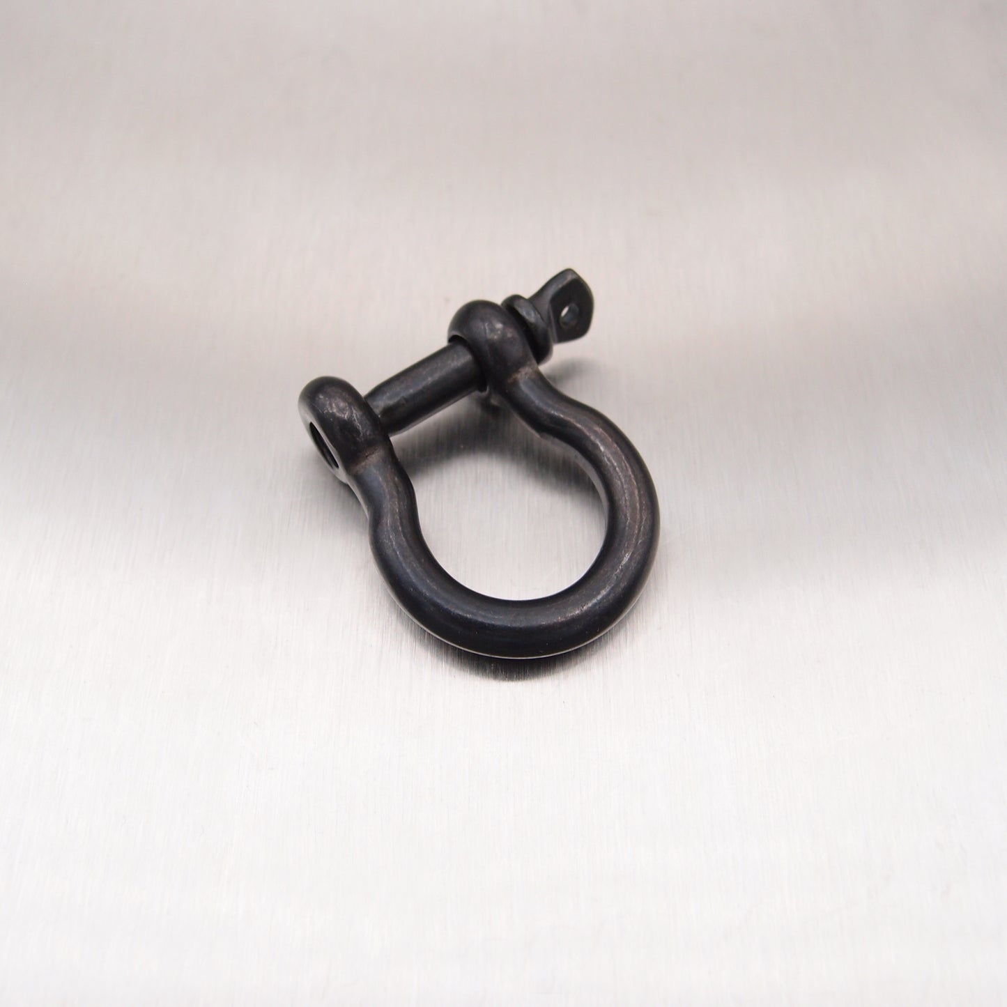 Stay Black Stainless Steel Bow Shackle - with Screwed Collar Pin - AISI 316
