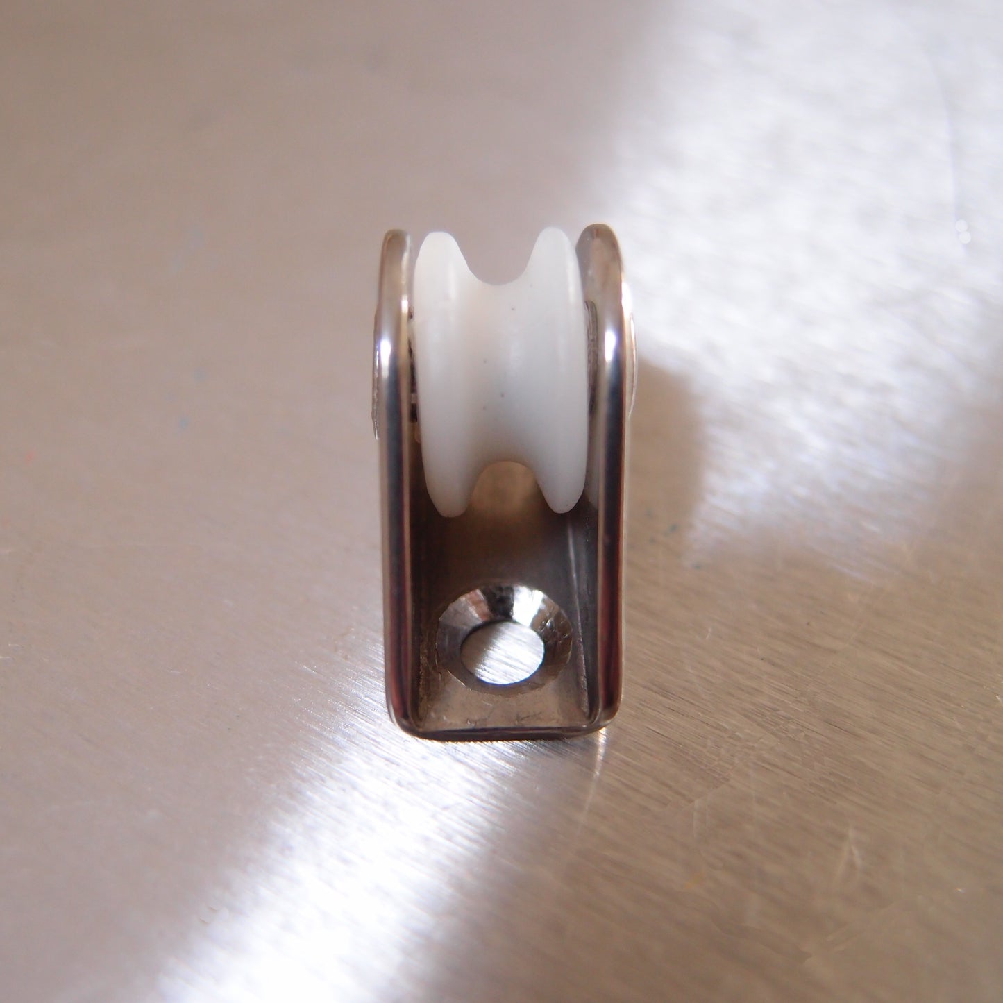 13mm Suits 4mm Rope Stainless Steel Diverter Pulley - Upright Pulley - AISI 316