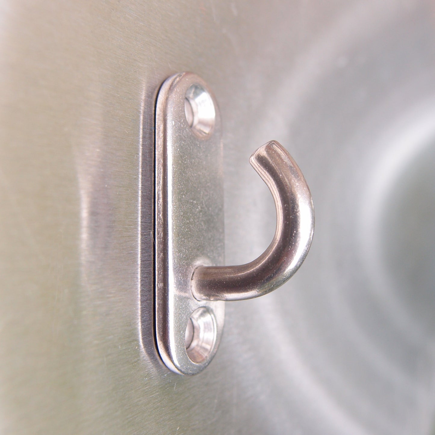 Stainless Steel Pad Hook On Plate
